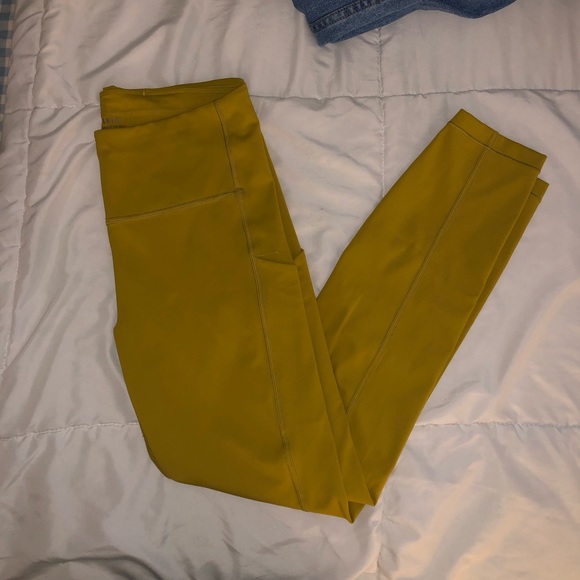 Athleta Ultimate Stash Pocket 7/8 Legging - Picture 5 of 5